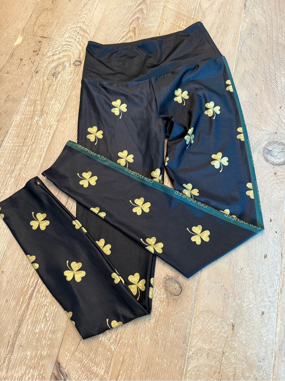 Goldsheep Black & Gold Shamrock Leggings - M